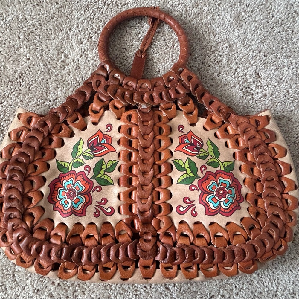 Isabella Fiore Flower Child Marc Bag - Picture 10 of 13